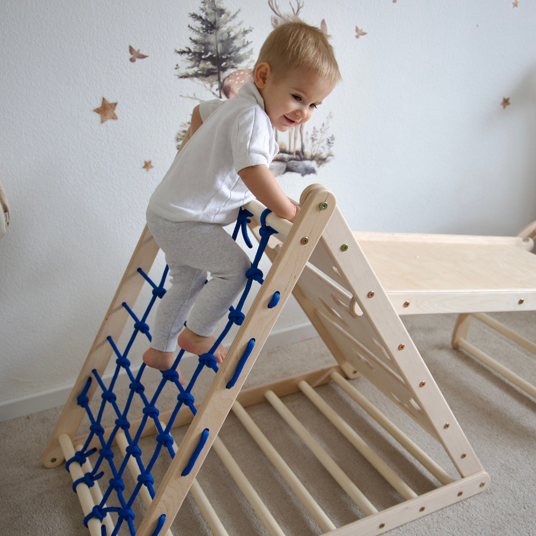 Design4Kids Montessori Kletterset Katta - dreiseitiges Kletterdreieck mit Nylonseil, Rutsche und Kletterbogen
