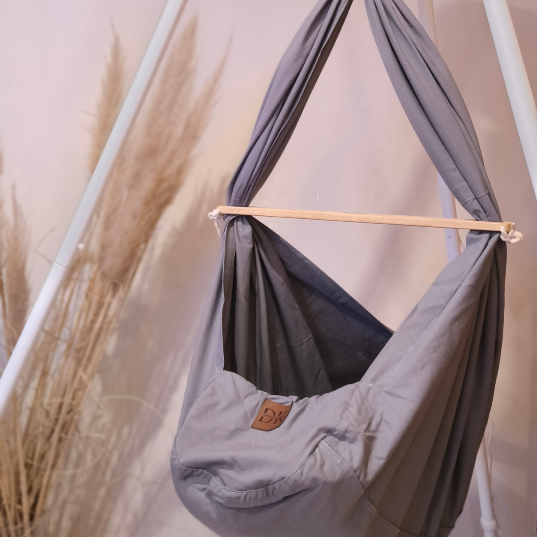 Design4Kids Federwiege Baby Classic, Bio-Baumwolle mit Motor & TIPI-Gestell
