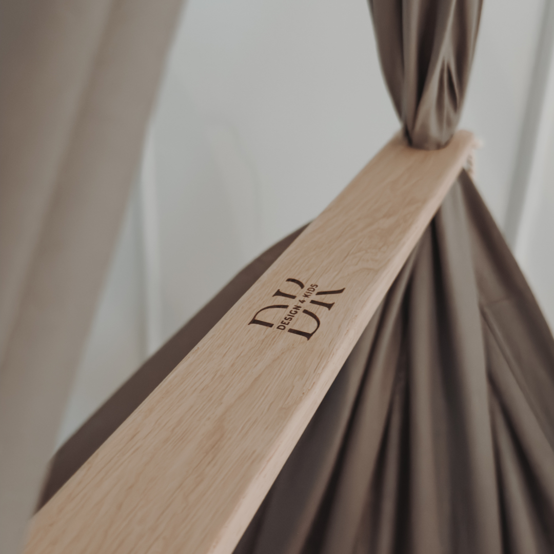 Design4Kids Federwiege Baby Classic, Bio-Baumwolle mit Motor & TIPI-Gestell