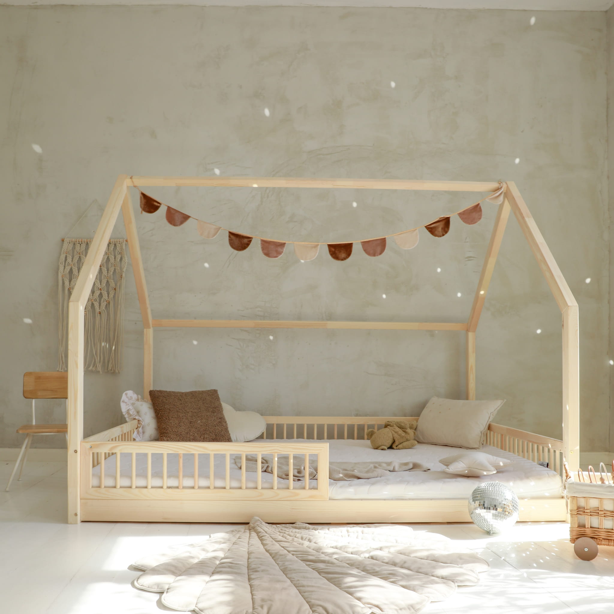 Design4kids Hausbett Sole Premium 200x140 Naturholz (Füsse 1 cm)