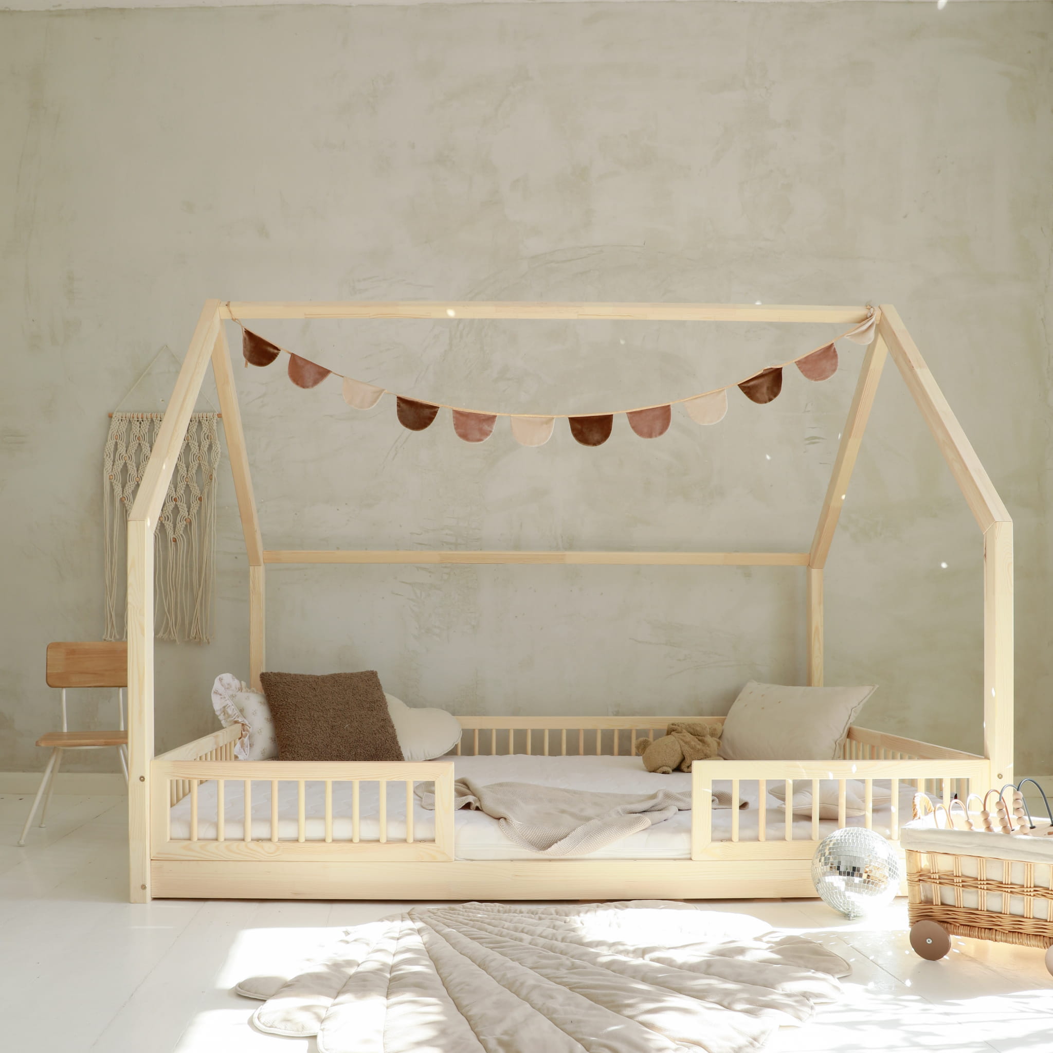 Design4kids Hausbett Sole Pro 200x140 Naturholz (Füsse 1 cm)