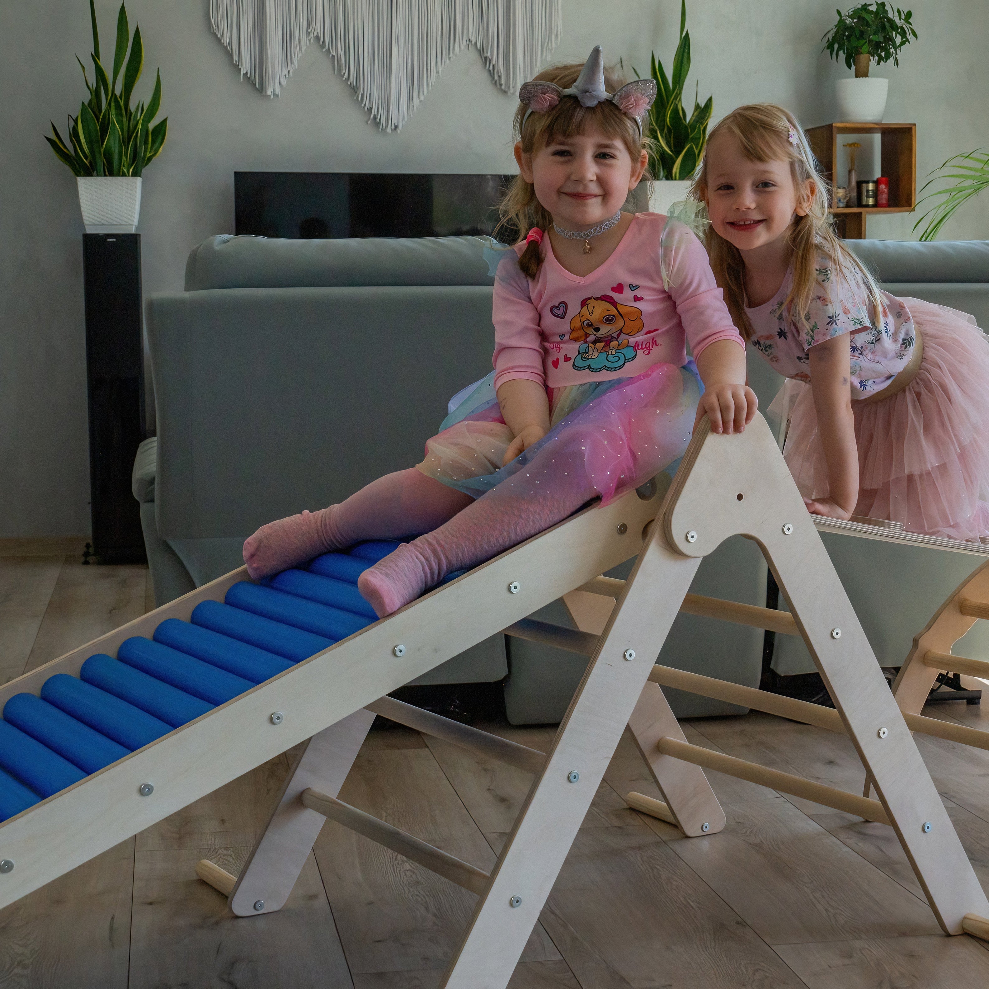 Design4Kids 4-in-1 Montessori Kletterset M - Kletterdreieck, Wippe, Klettersteig & Rollenrutsche