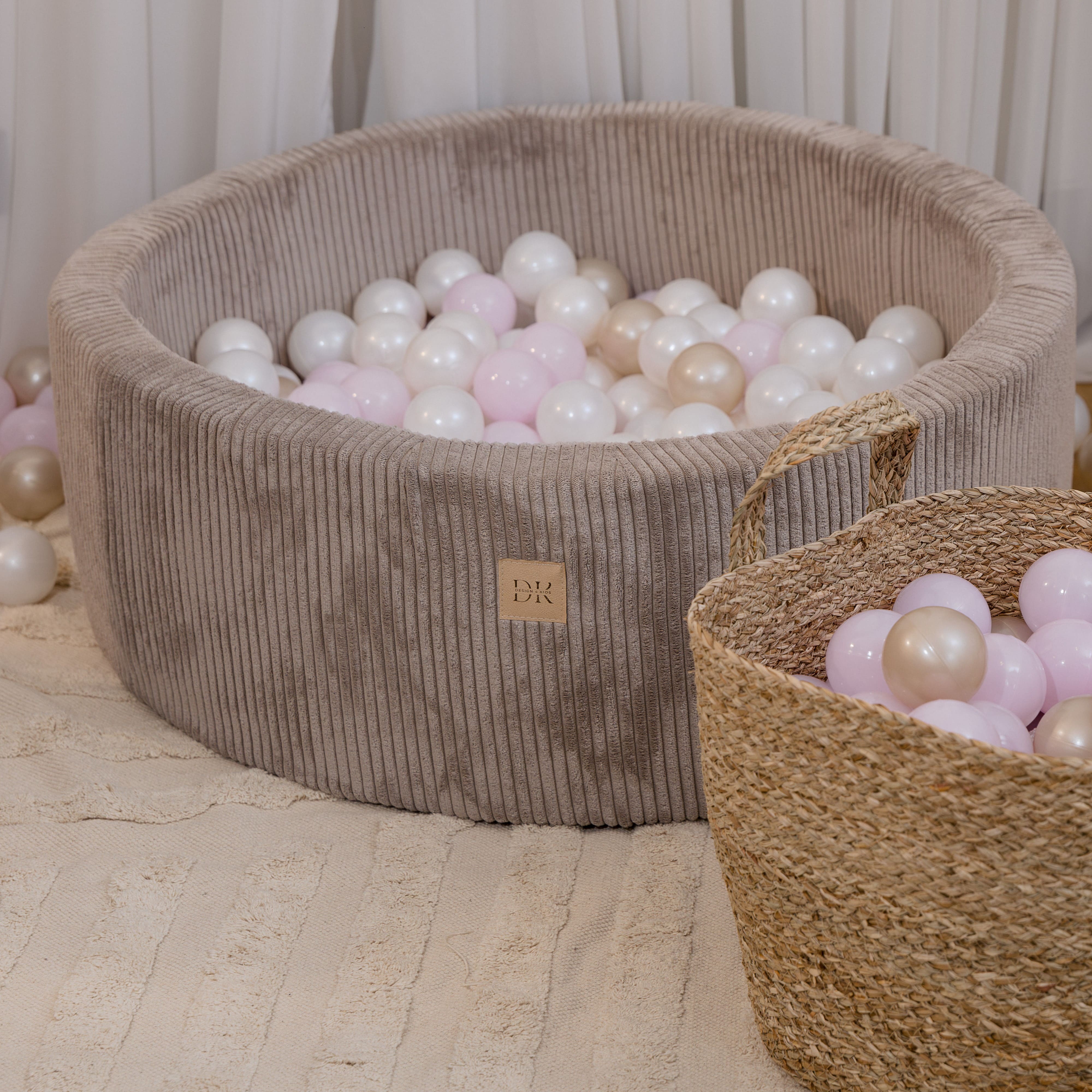 Design4Kids Bällebad Jewel 90x30cm Cord hazelnut taupe mit 200 Bällen - pearl, hellpinkpearl, gold