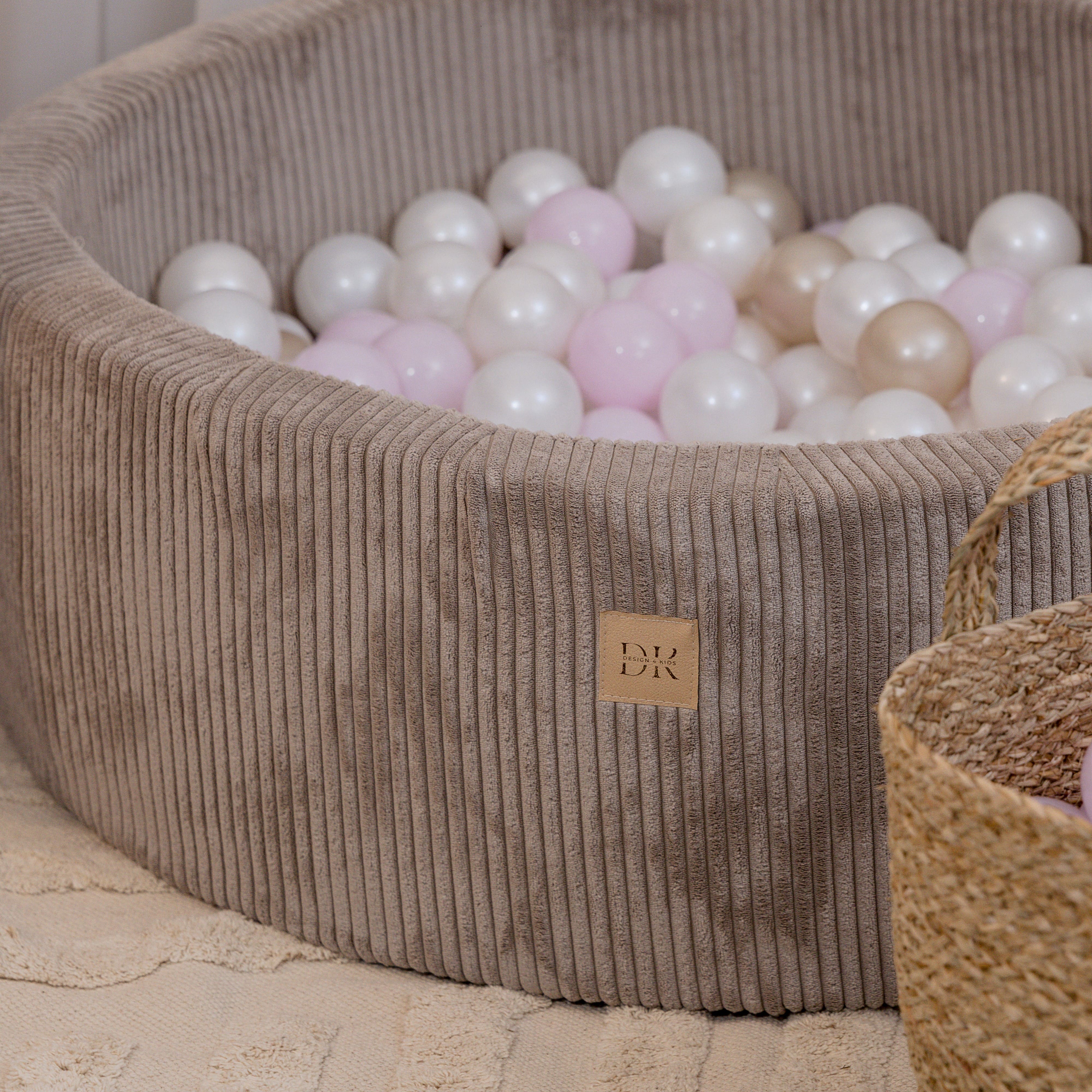 Design4Kids Bällebad Jewel 90x30cm Cord hazelnut taupe mit 200 Bällen - pearl, hellpinkpearl, gold