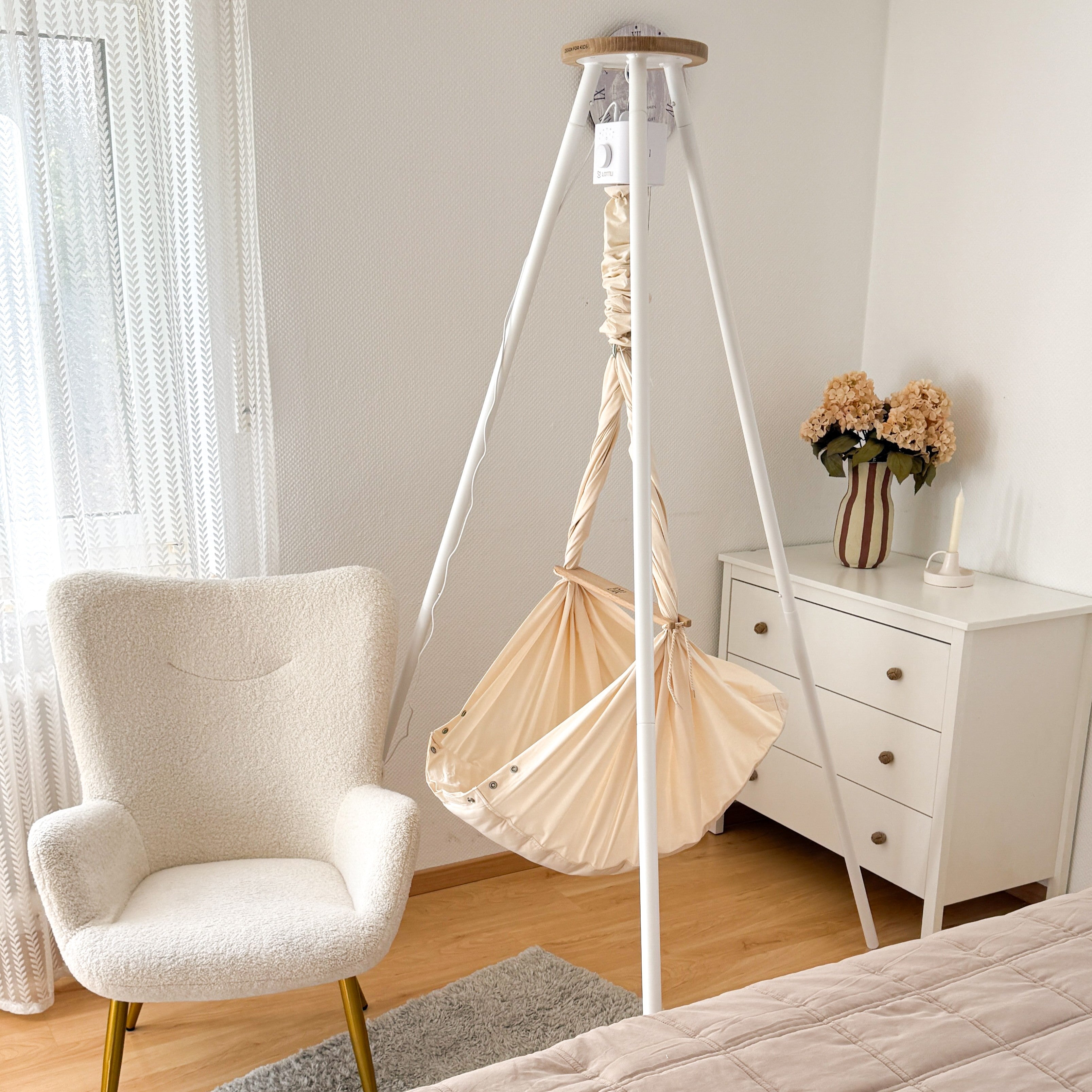 Design4Kids Federwiege Baby Classic mit Motor & TIPI-Gestell