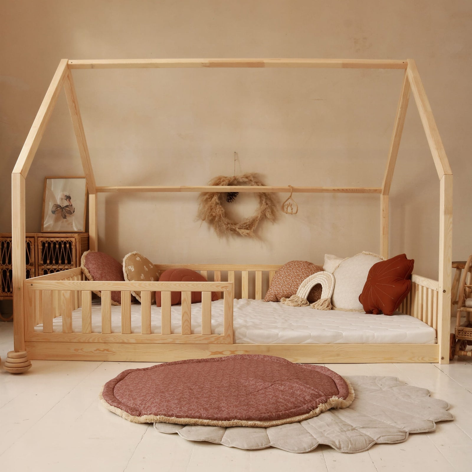 Design4kids Hausbett Nuvalo Komfort 200x140 Naturholz (Füsse 1 cm)