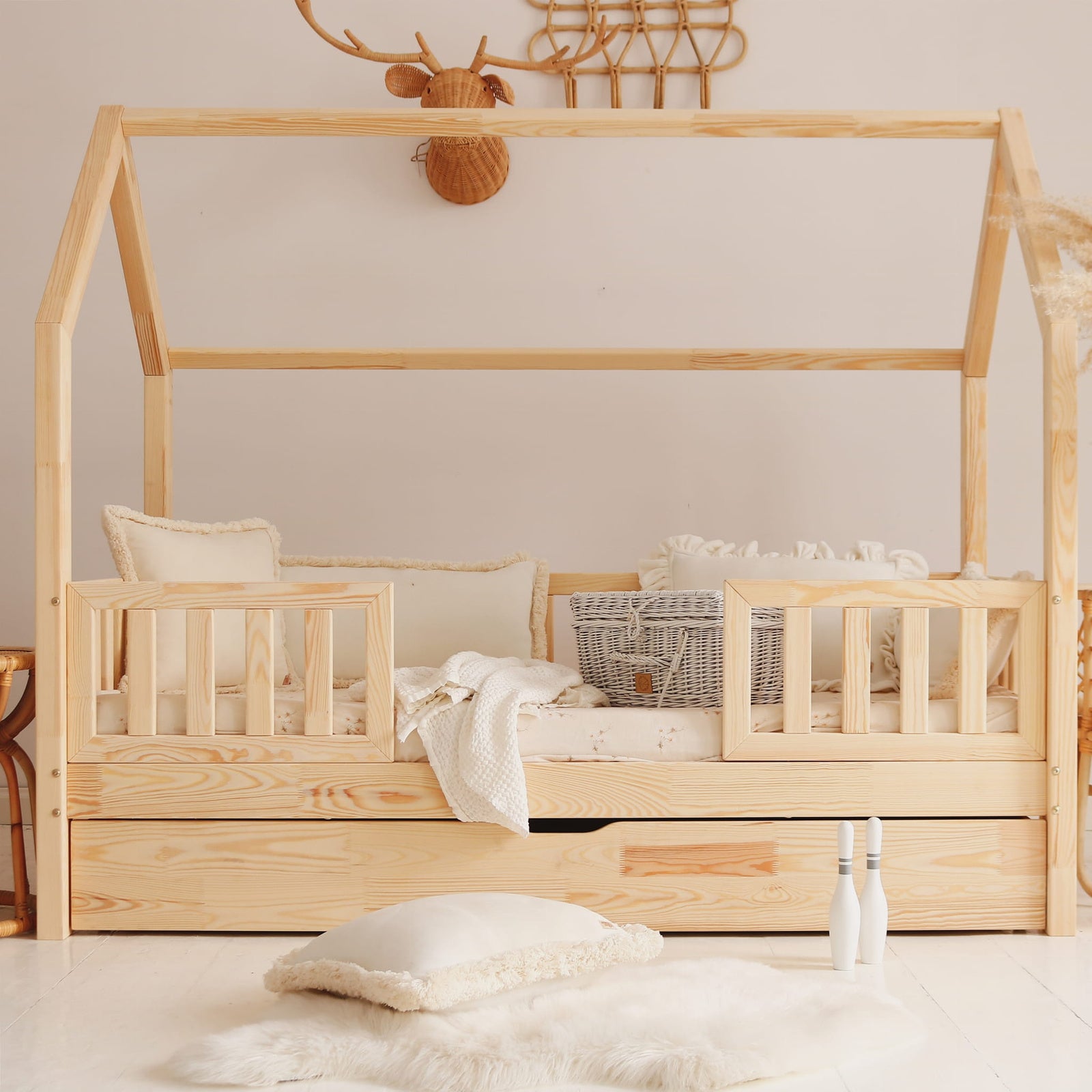 Design4kids Hausbett Nuvalo Pro Deluxe - 190x90 Naturholz