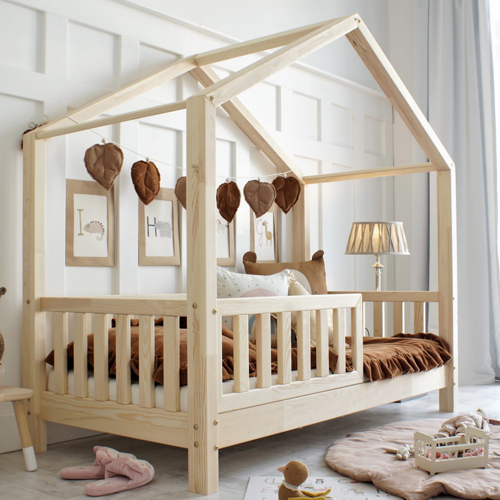 Design4kids Hausbett Marino Komfort 200x90 Naturholz