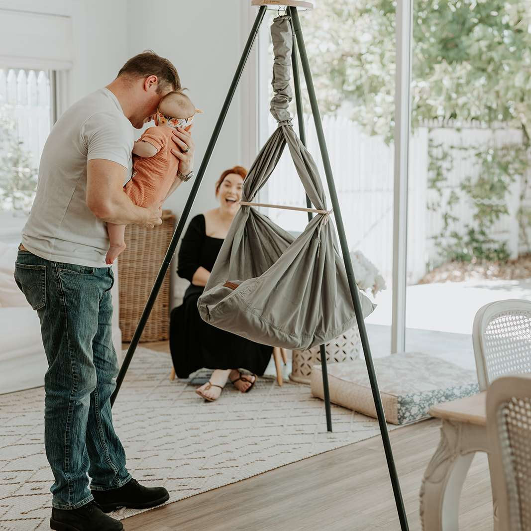 Design4Kids Federwiege Baby Classic mit Motor & TIPI-Gestell