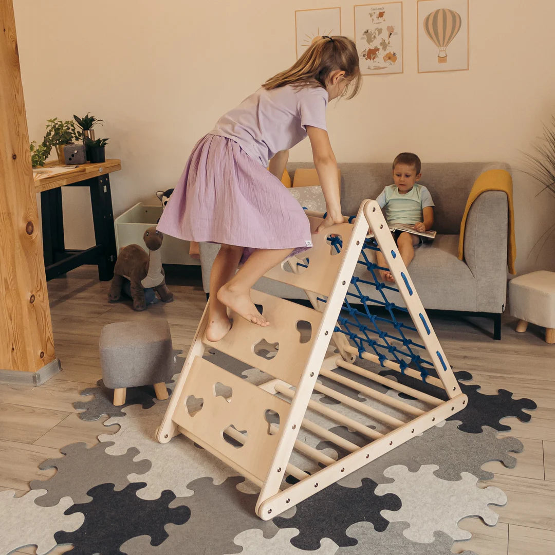 Design4Kids Kletterdreieck Lemur - dreiseitig mit Netz-, Sprossen- und Kletterseite