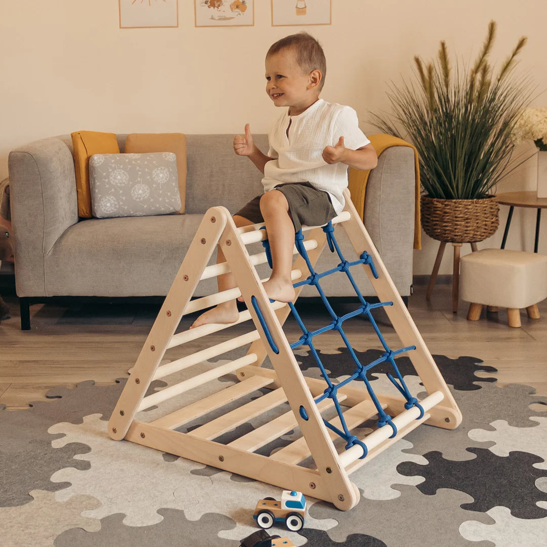 Design4Kids Kletterdreieck Tamarin - dreiseitig mit Netz-, Sprossen- und Kletterseite