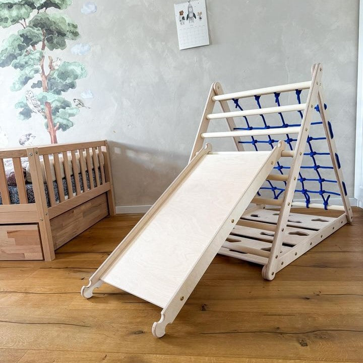 Design4Kids Kletterdreieck Lemur - dreiseitig mit Netz-, Sprossen- und Kletterseite