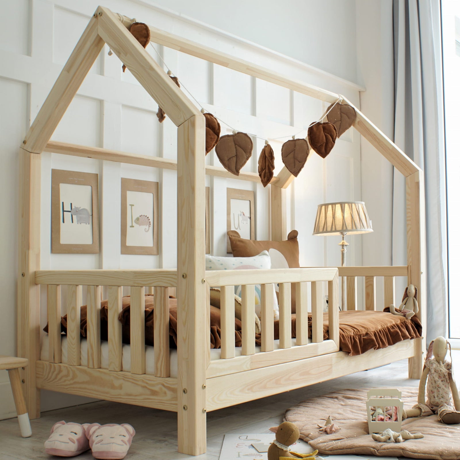 Design4kids Hausbett Nuvalo Komfort - 200x90 Naturholz