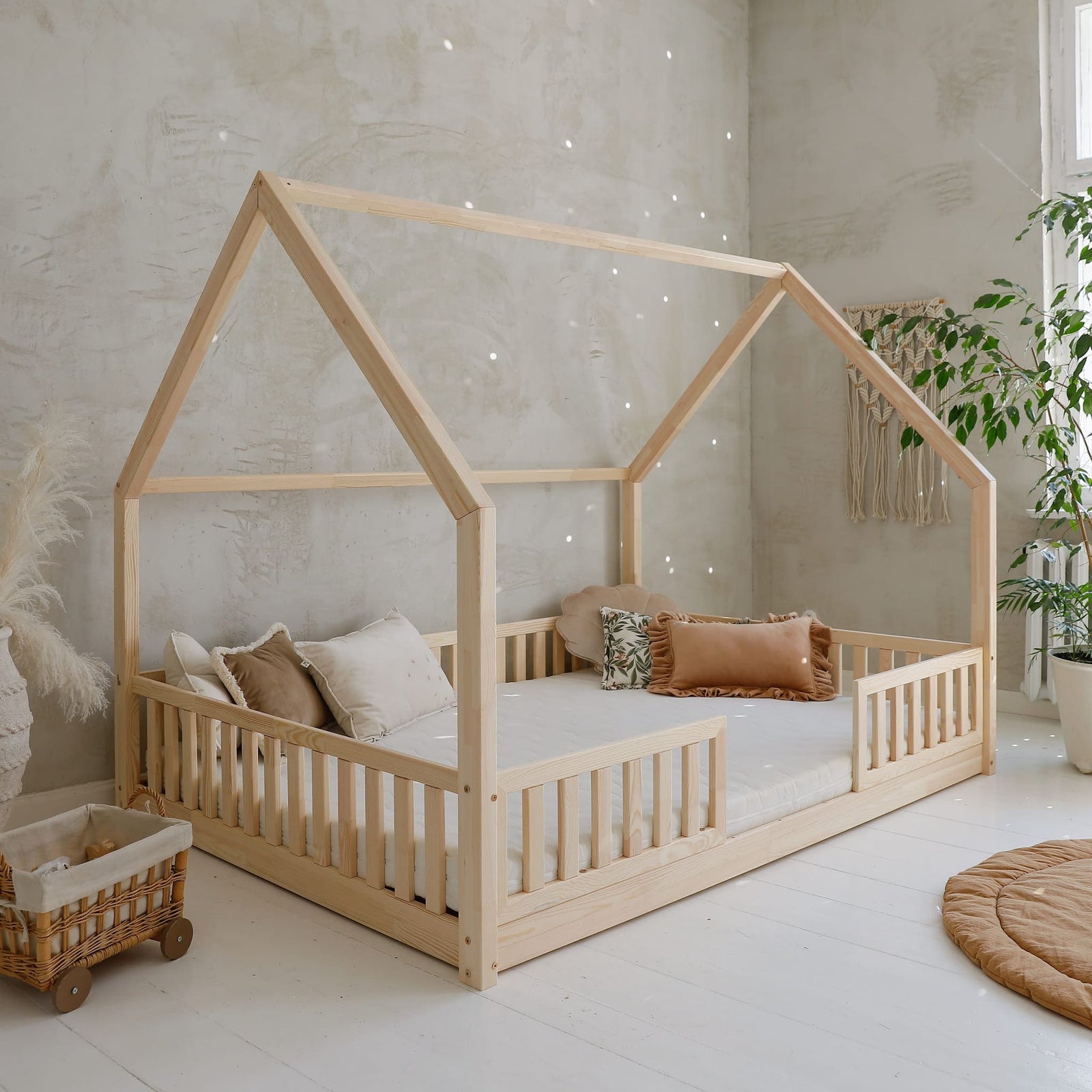 Design4kids Hausbett Nuvalo Pro - 200x140 Naturholz (1 cm Füße)