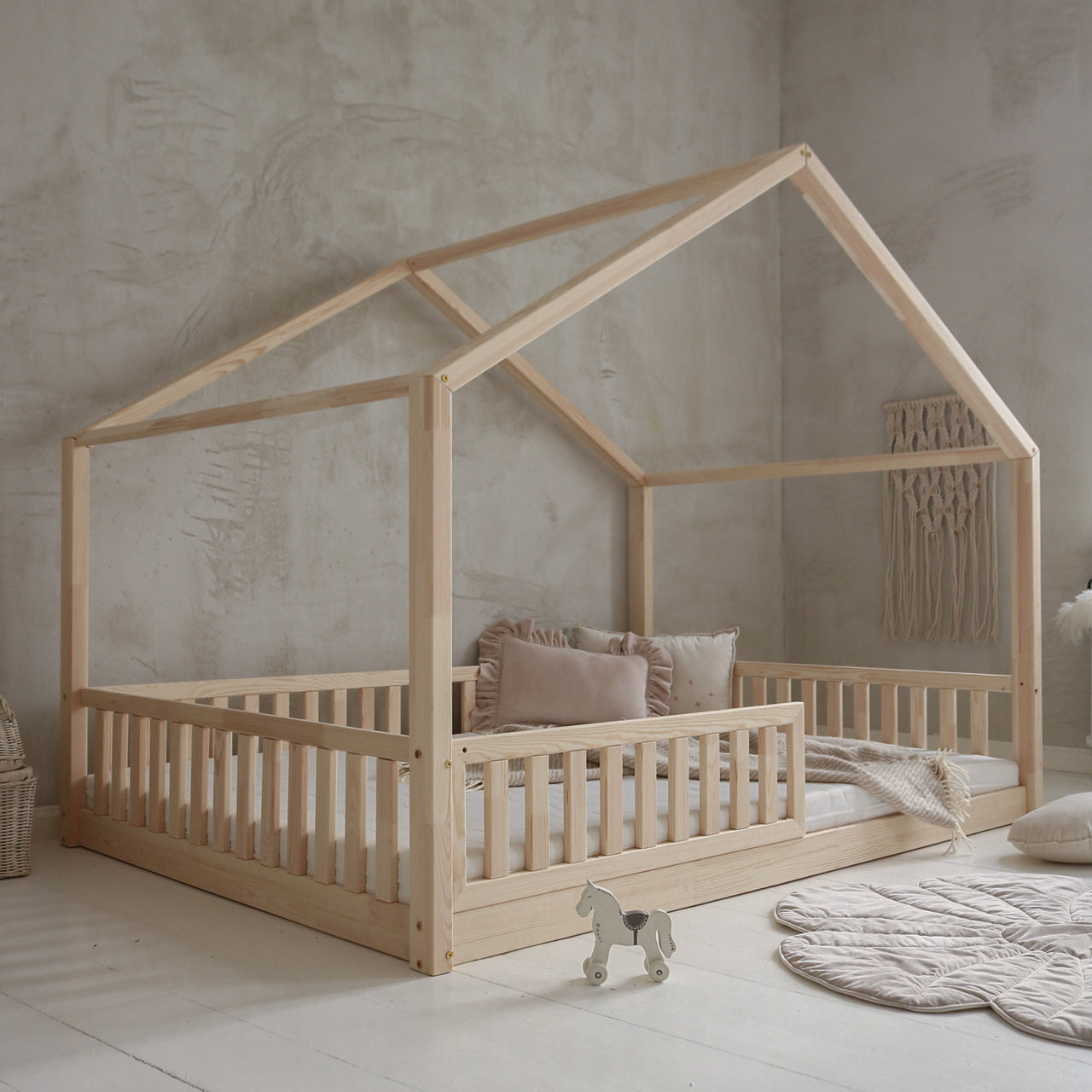 Design4kids Hausbett Marino Komfort - 200x140 Naturholz (1cm Füße)