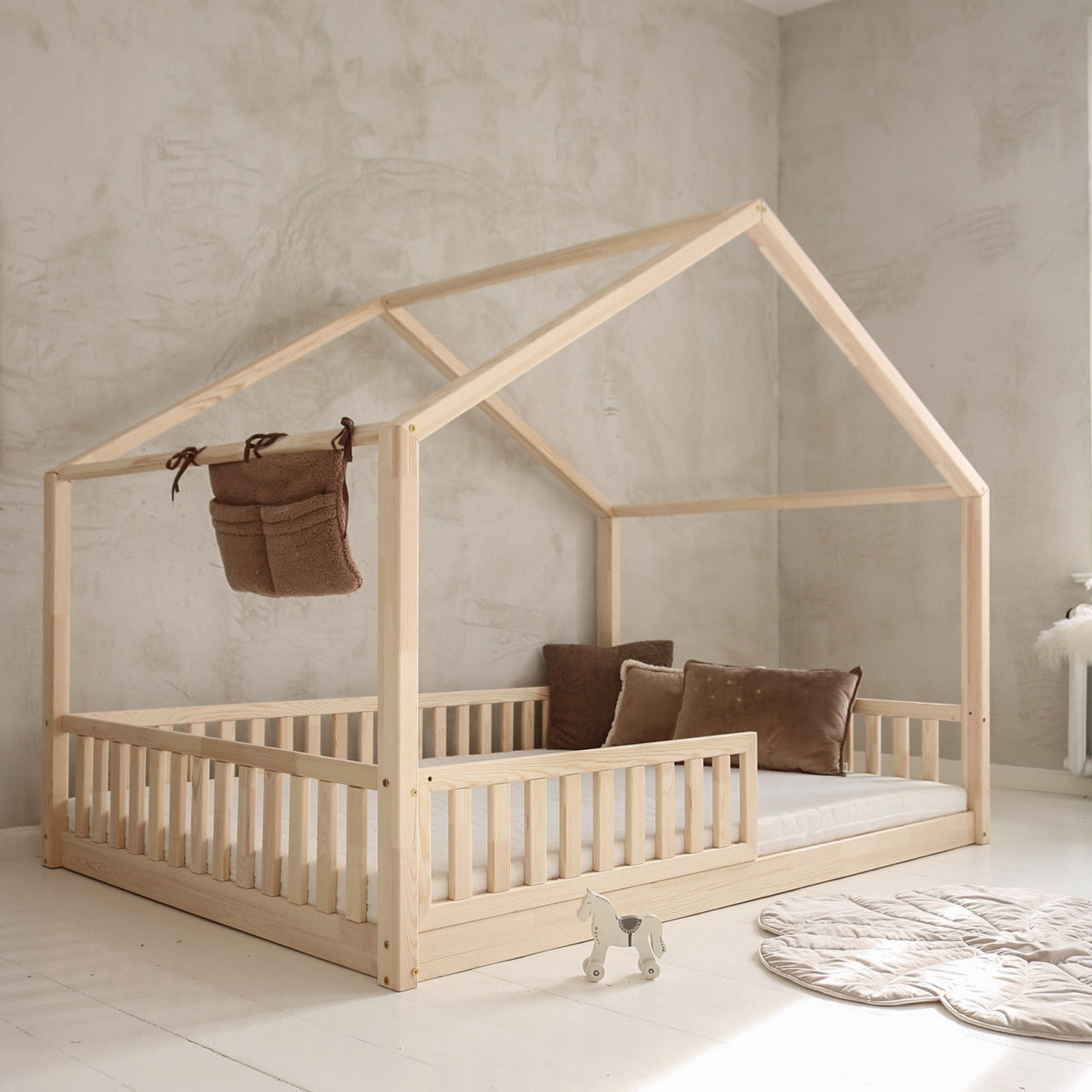 Design4kids Hausbett Marino Komfort - 200x140 Naturholz (1cm Füße)