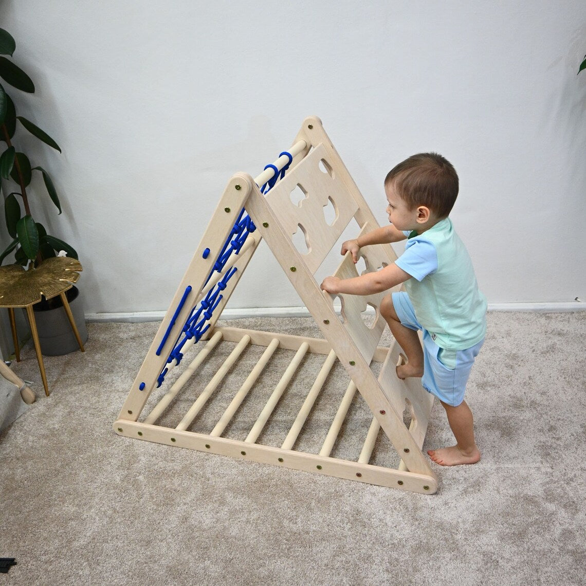 Design4Kids Kletterdreieck Lemur - dreiseitig mit Netz-, Sprossen- und Kletterseite
