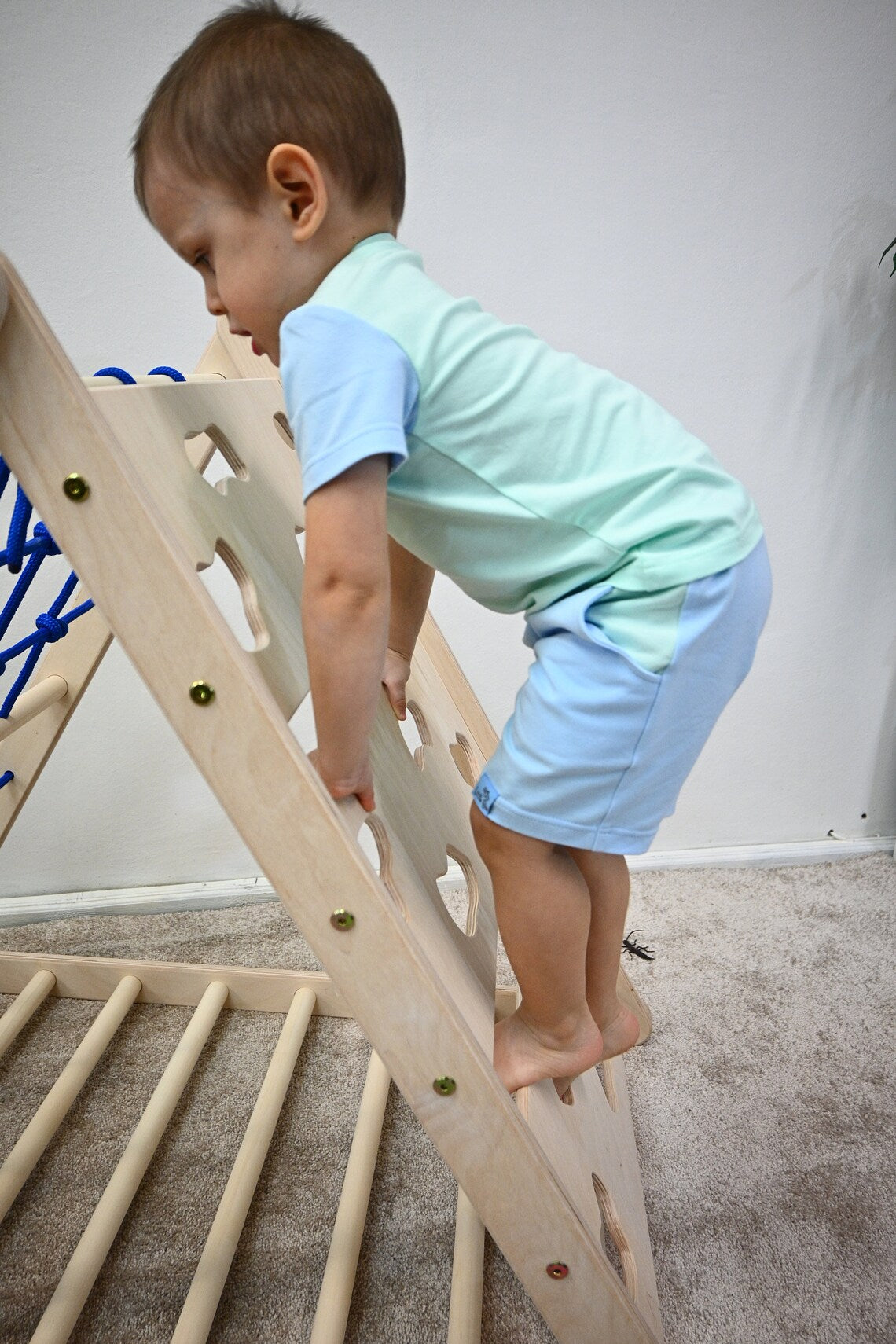 Design4Kids Kletterdreieck Lemur - dreiseitig mit Netz-, Sprossen- und Kletterseite
