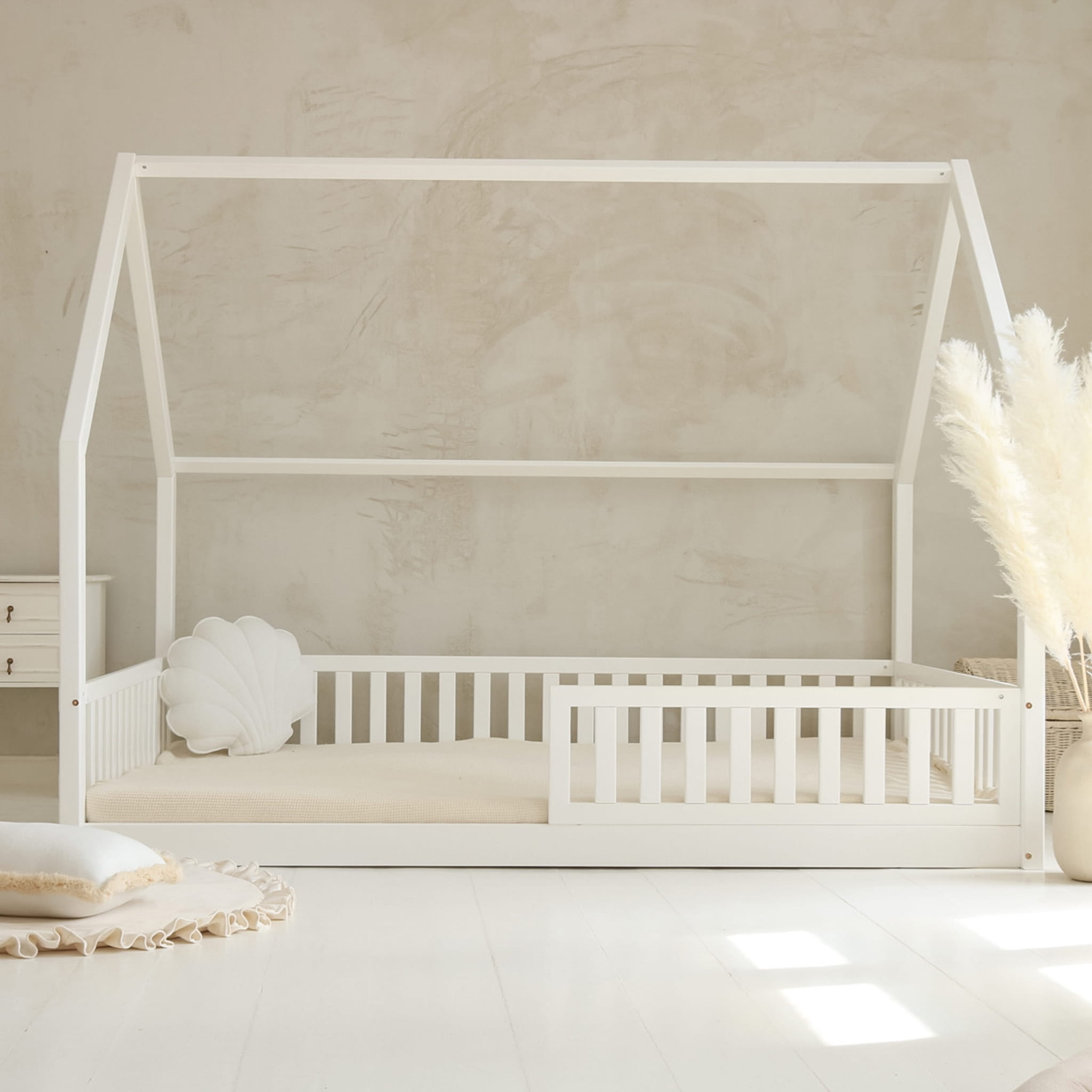 Design4kids Hausbett Nuvalo Komfort 200x140 Weiss (Füsse 0 cm)