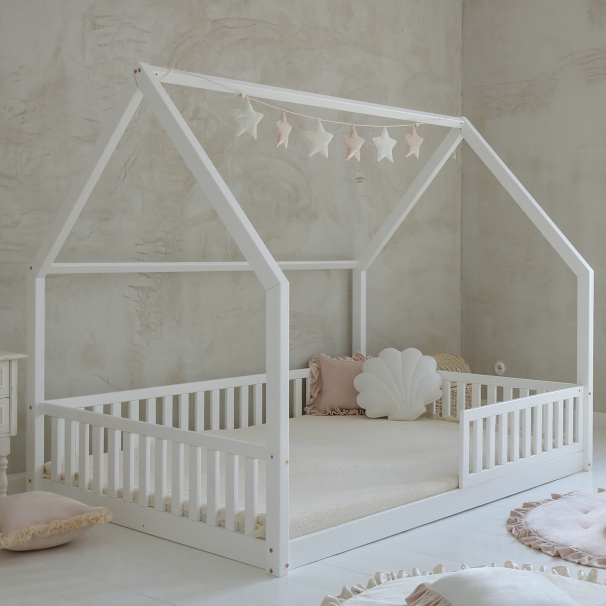 Design4kids Hausbett Nuvalo Komfort 200x140 Weiss (Füsse 0 cm)
