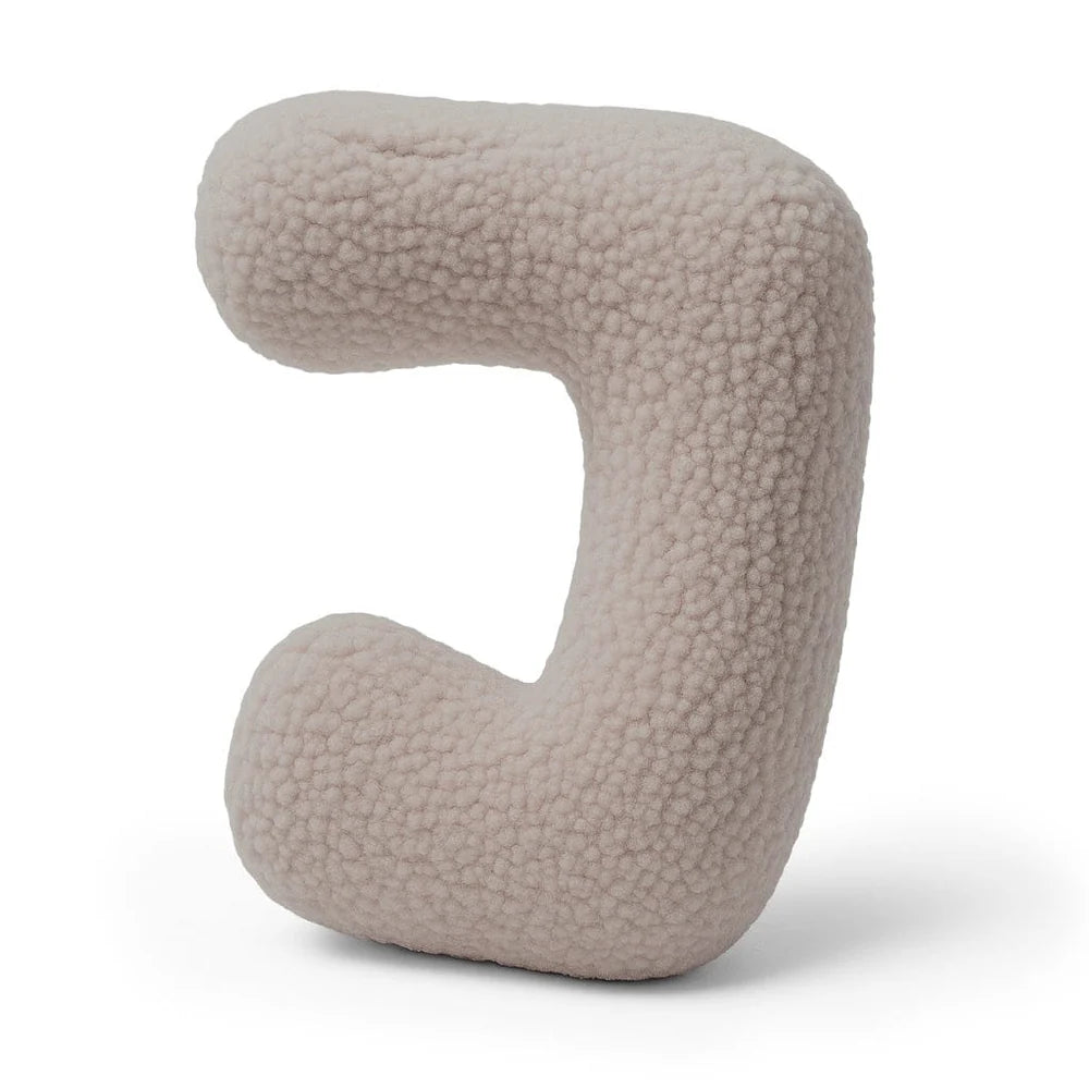 Design4Kids Buchstaben-Kissen Teddy - taupe